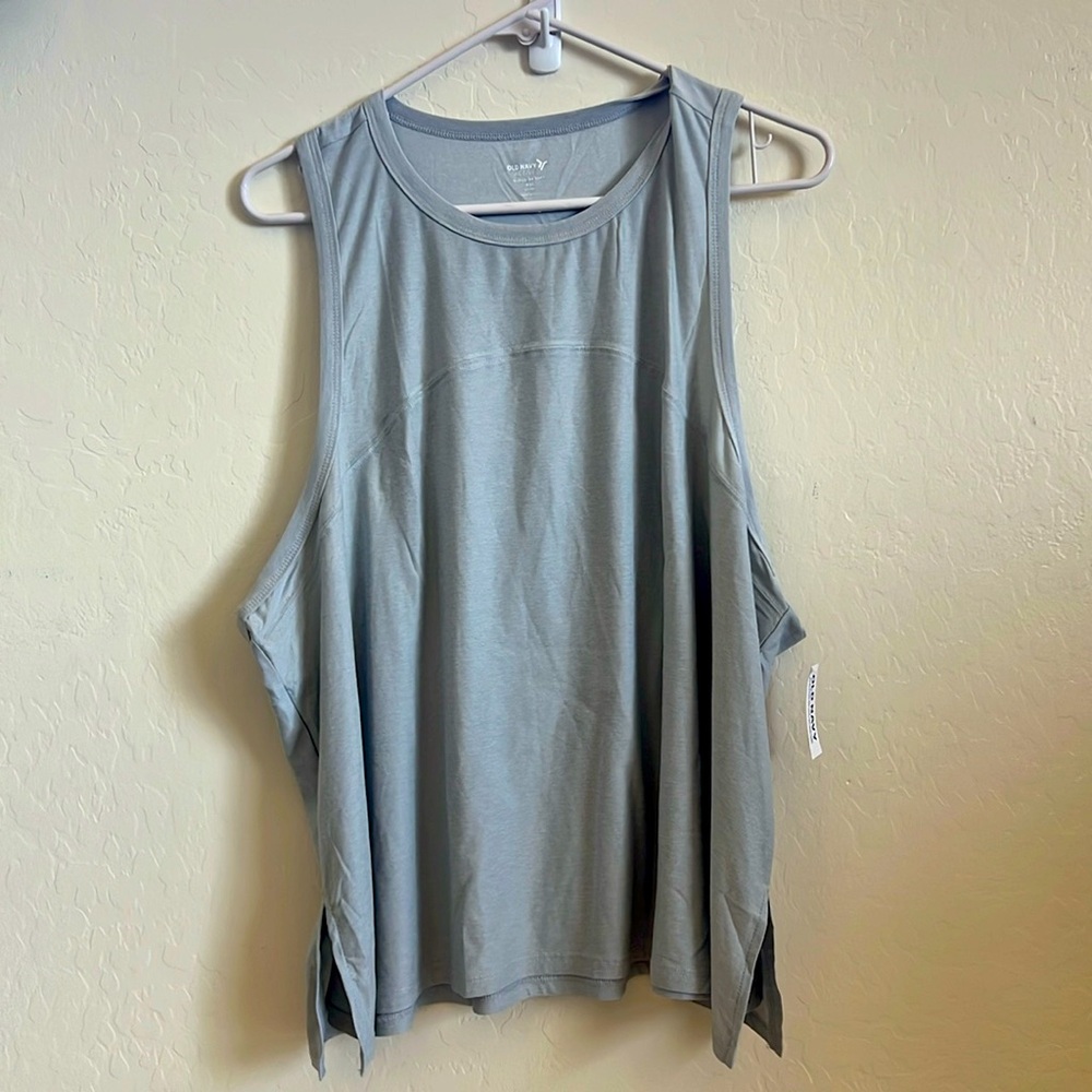 NWT - Old Navy active go dry tank top